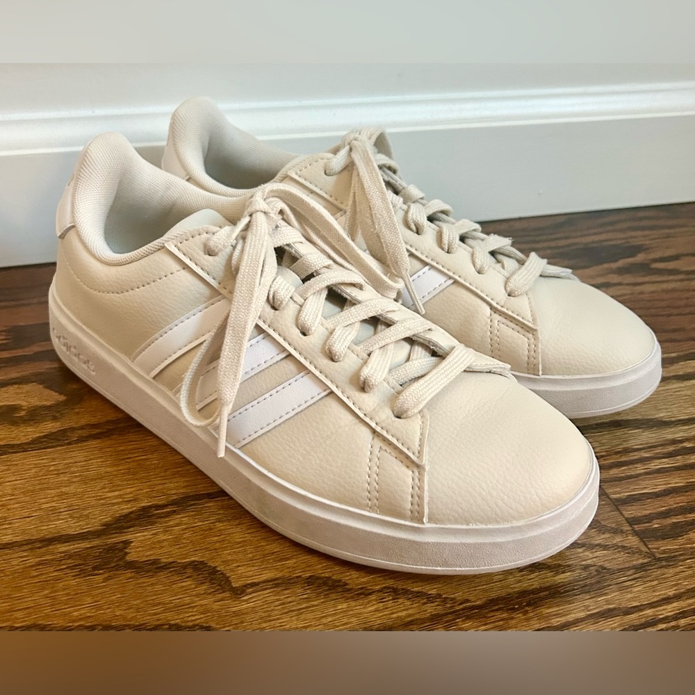 Women’s US-7.5 (8) Adidas Grand Court 2.0 with Cloudfoam